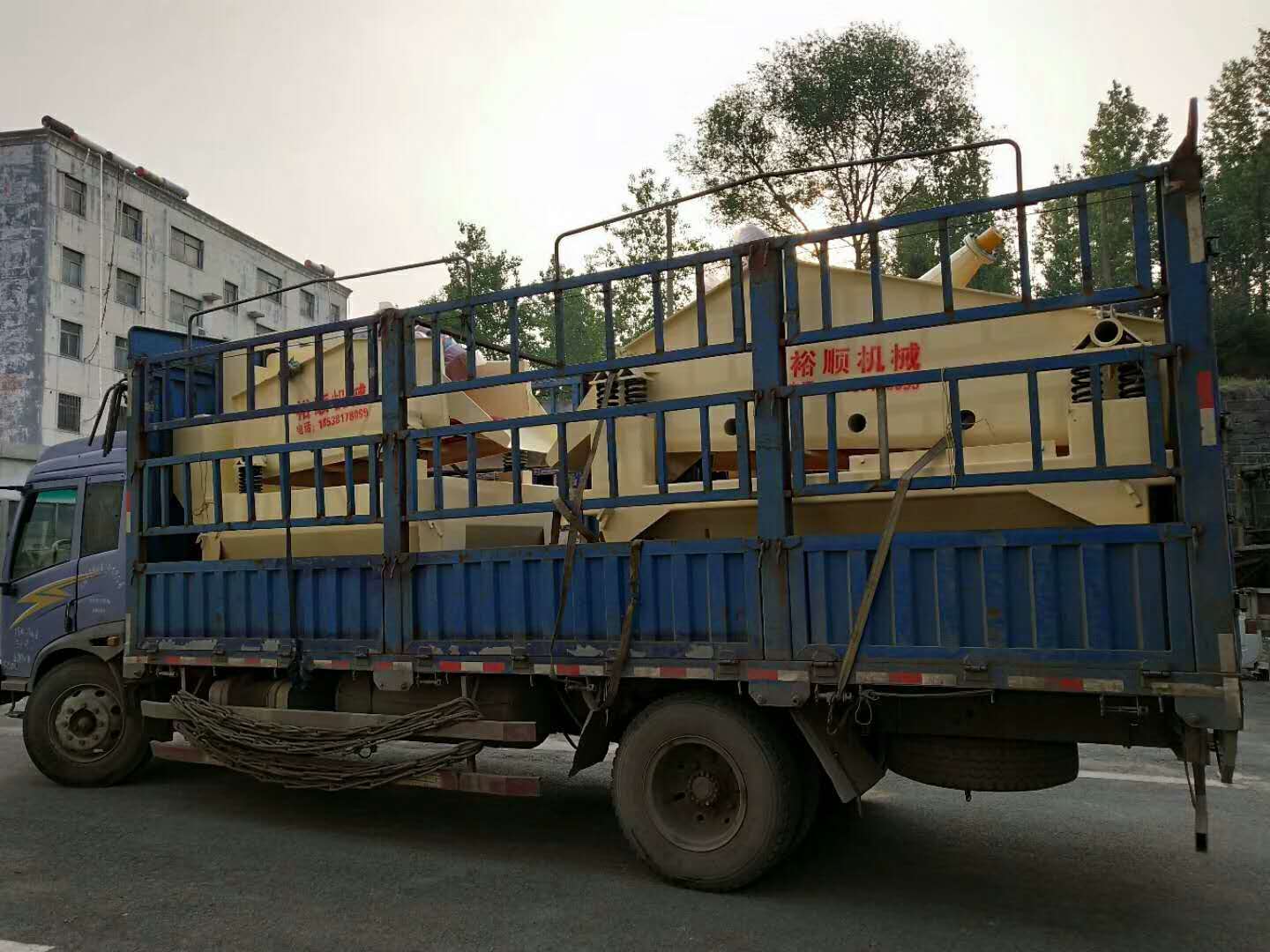 2018��4��28�պ����Ͷ��ݵļ�ɰ���ՙCһ������